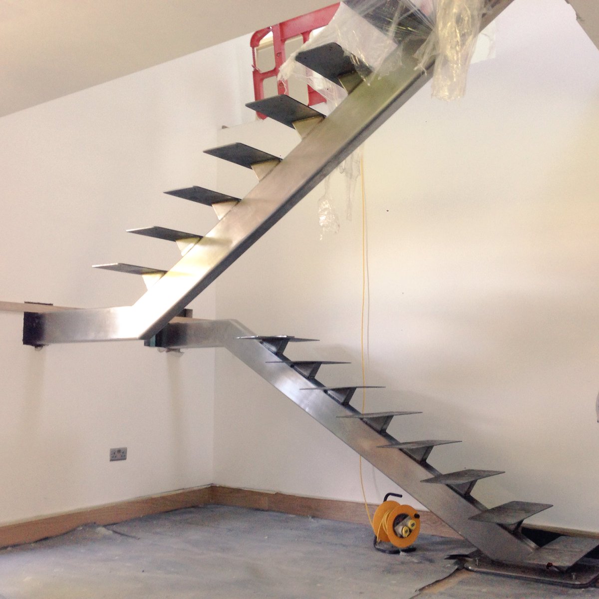 ImmenseFab's tweet photo. The first part is complete, this will be a real centre piece! Stainless steel centre spine stair case #immensefab https://t.co/yamofqS73s