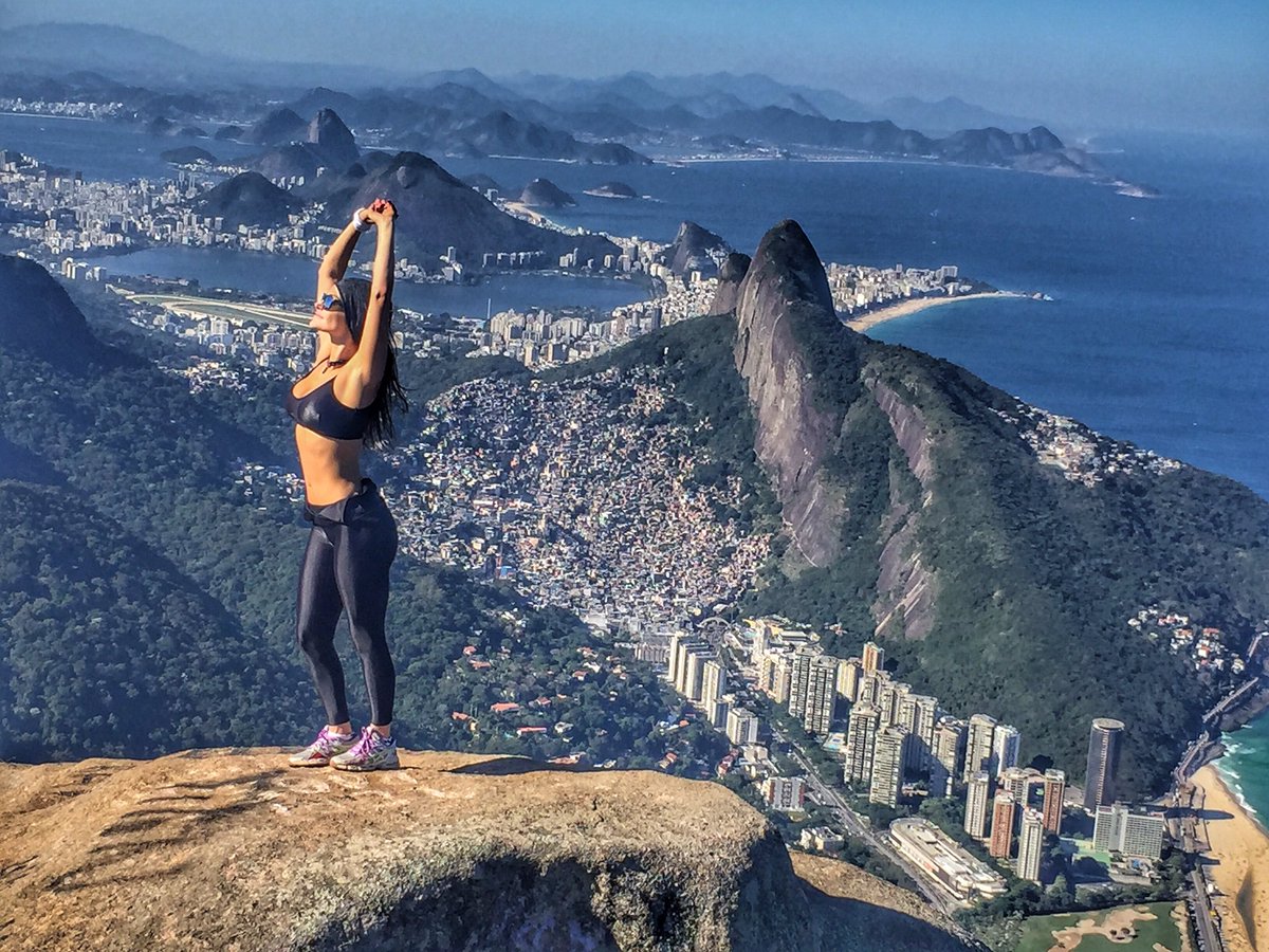eulaurakeller's tweet photo. Pq de cima tudo é mais bonito! #pedradagávea https://t.co/gmOuEJxXFs
