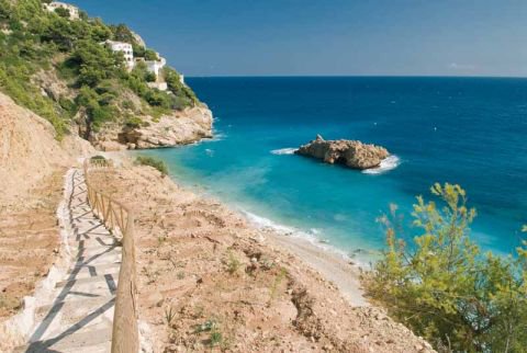 c_valenciana's tweet photo. #Naturismo En estas playas de la Comunitat podrás practicar nudismo con amigos o en familia, https://t.co/UrlYsO8oss https://t.co/y47b2mEc4I