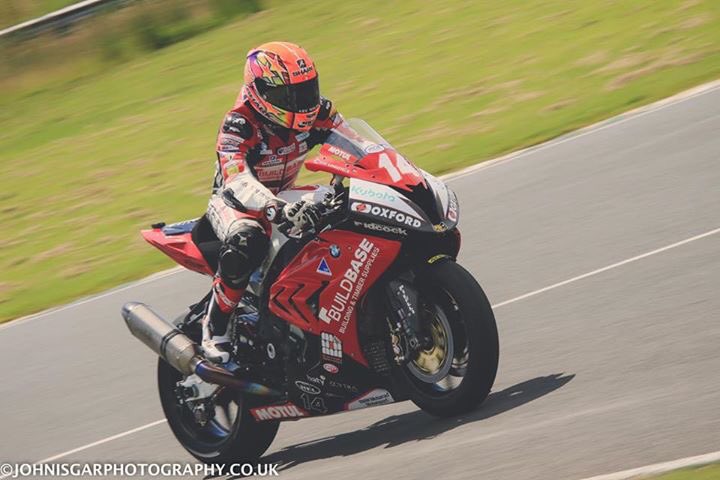 JohnIsgarPhotos's tweet photo. @buildbasebmw @taylormac77 @niallmackenzie1 @mallorycircuit #generaltesting #bsb #bmw #quick @LeeJack14 @allthebest https://t.co/om9NeiMdBD