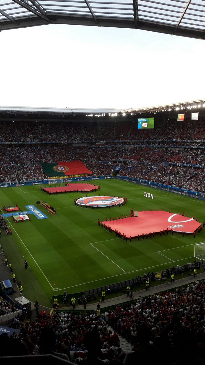 lagazette2016's tweet photo. Il casse pas 5 pattes à un cochon votre stade @JM_Aulas https://t.co/GGgwyksRUh