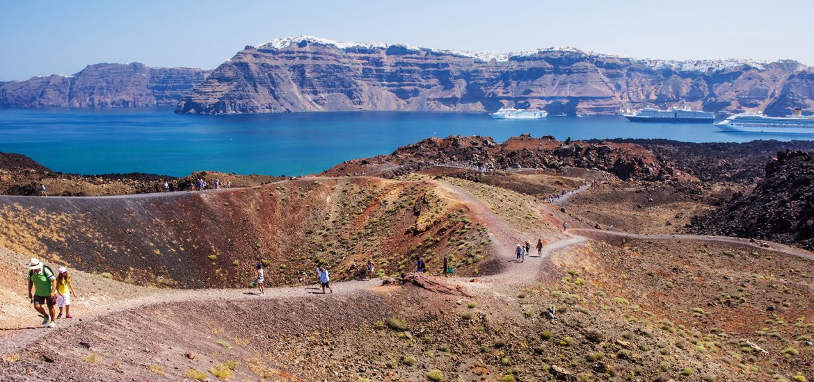 santorinifeel's tweet image. Hiking in Santorini’s hinterland: the best routes! Read More at goo.gl/z0GNRy #santorinihiking #trekking