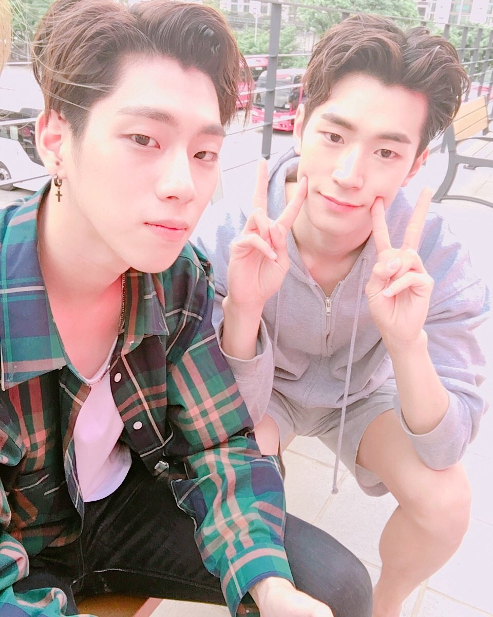 KNKBrazil's tweet photo. [TWT/TRAD] 06/07/16 Youjin.Seungjun: Explosão de frescor~ #QuandoFoiIsso #EssaÉUmaFotoRefrescante #BoaFoto https://t.co/mSTxJSLp9c