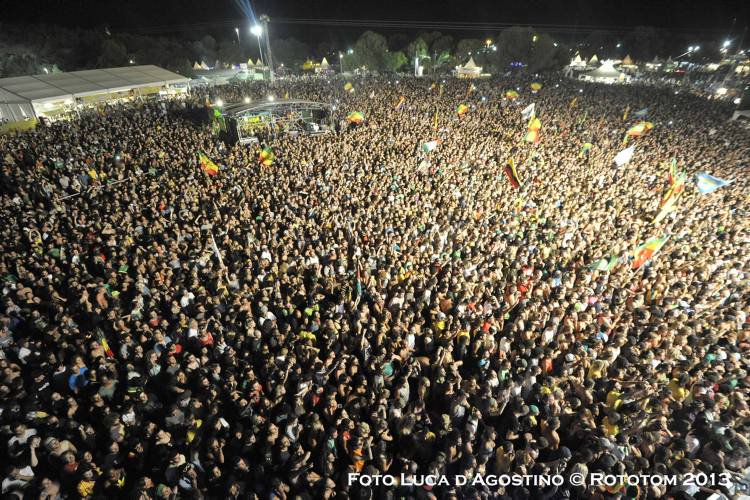 sunsplash_es's tweet photo. disconnect from your everyday life, live the #reggaeforfreedom dream https://t.co/Qrq2qf8QSd https://t.co/MLen5dQo0M