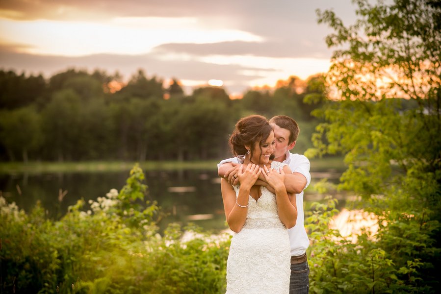MelissaWedding's tweet photo. Casual Country Wedding with a Touch of Glamour by Haley J Photography https://t.co/hnZQFxqh4b https://t.co/TdsDpC4k9z