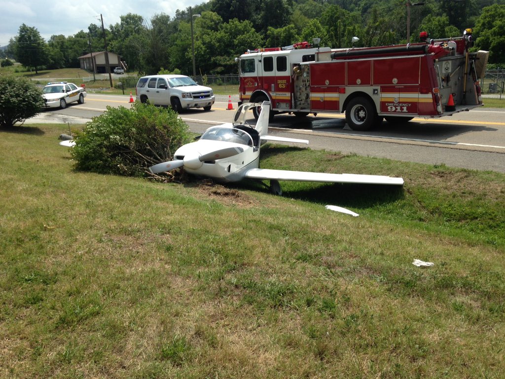 wvltwarnke's tweet photo. A single prop., 2 seater plane crashed at Knox/Union County line. No injuries reporter. https://t.co/gTg6BtlH1p