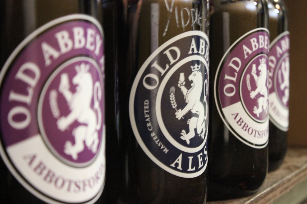 We fill growlers from our 25 plus beer taps. #BCBeer #Abbotsford #craftbeer