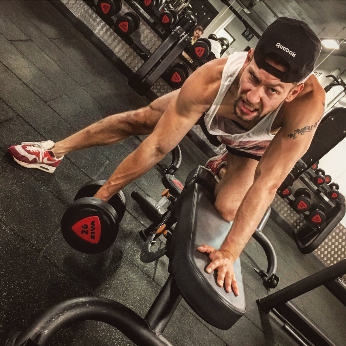 vkingarts's tweet photo. #PowerHour today's all about #BackSesh !!!
#NoExcuses πͺπΌπͺπΌπͺπΌππ»π―
#GymBoy #Fitness #FitFam #LoveYourBody https://t.co/Q32ic2QACA