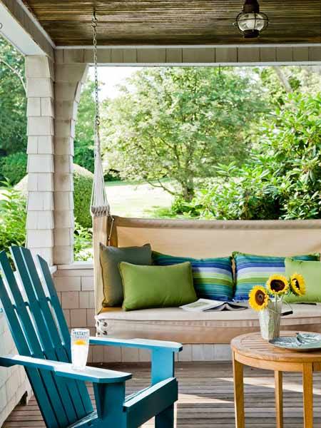 UnitedCandR's tweet photo. There is nothing quite like a gorgeous and inviting porch to enjoy your summer evenings on. :) #Renovation #Remodel https://t.co/9irblYQ0uM