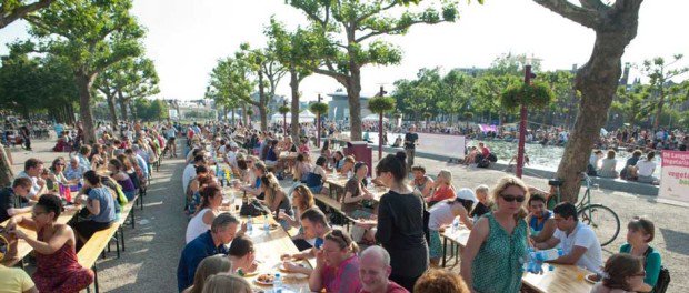 freeamsterdam's tweet photo. Vrijdag 15 juli Langste Vegetarische Tafel 2016! 18 u, Museumplein. Allemaal gaan! https://t.co/LDadyAlNHJ https://t.co/k7IASWQwKm