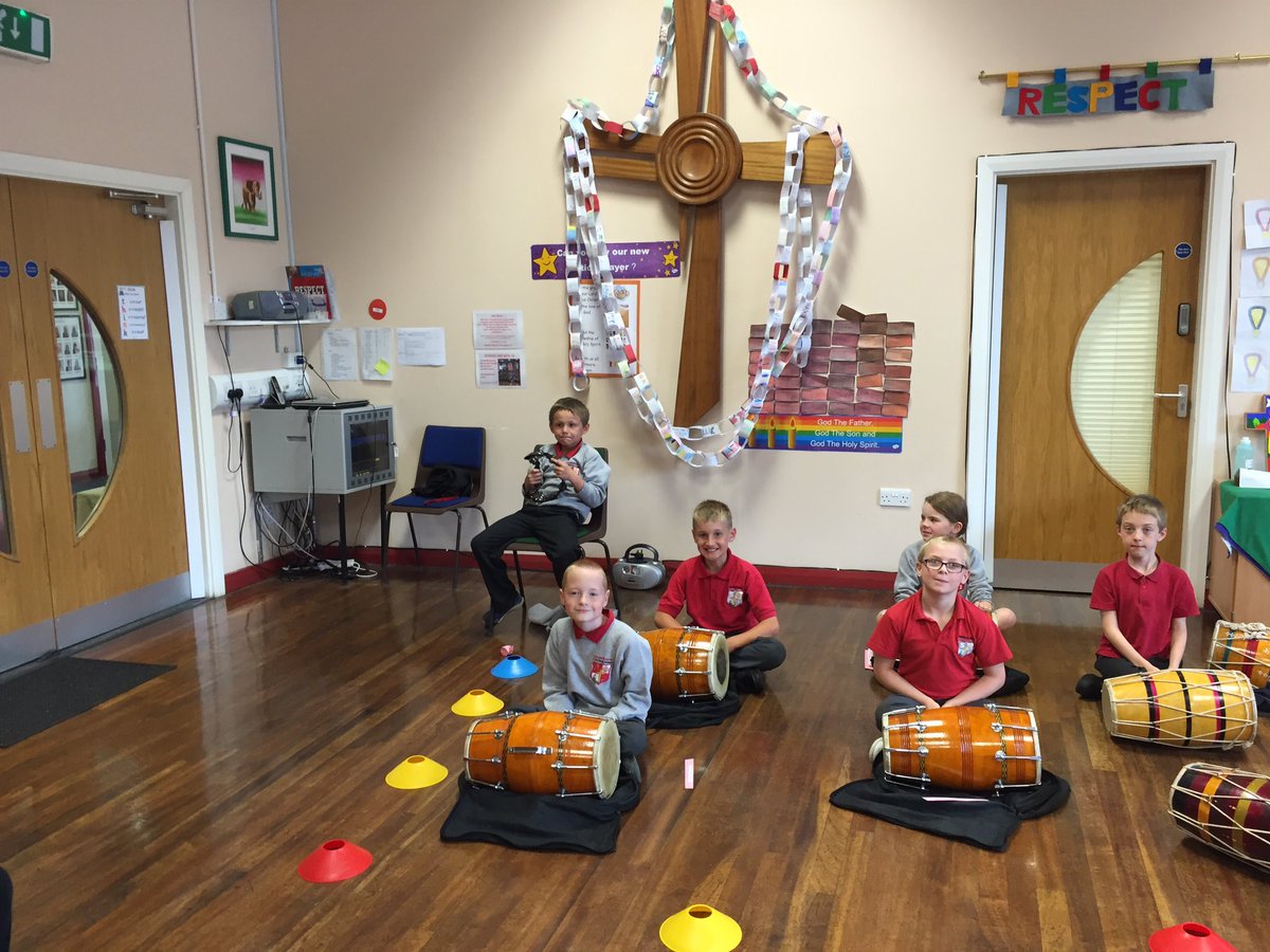 DarwenStJ's tweet photo. What fun we've had learning to play the drums .... .... ;)) #emeraldclass https://t.co/xmhSTvRZVW