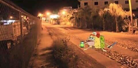 cuando estás jugando Pokemon Go y acabas en un barrio peligroso