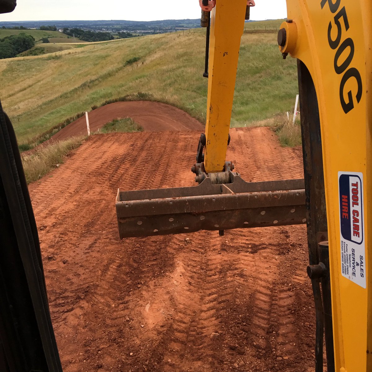 littlesilvermx's tweet photo. Ski jump grading. SWOR 7 August. #ToolCareHire #JCB #Exeter #Motolife #DiggerWanted https://t.co/qBMvL72evy