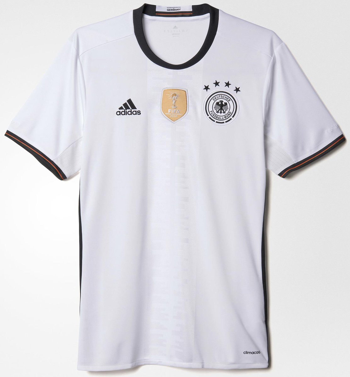 AficionQuetzal's tweet photo. ¿Será @LaCasacaBlog? El detalle de #GER local para la #EURO2016 #ConAnteojos #Parecidas #ViernesTematicoLacasaca https://t.co/NIjtWxfg7v