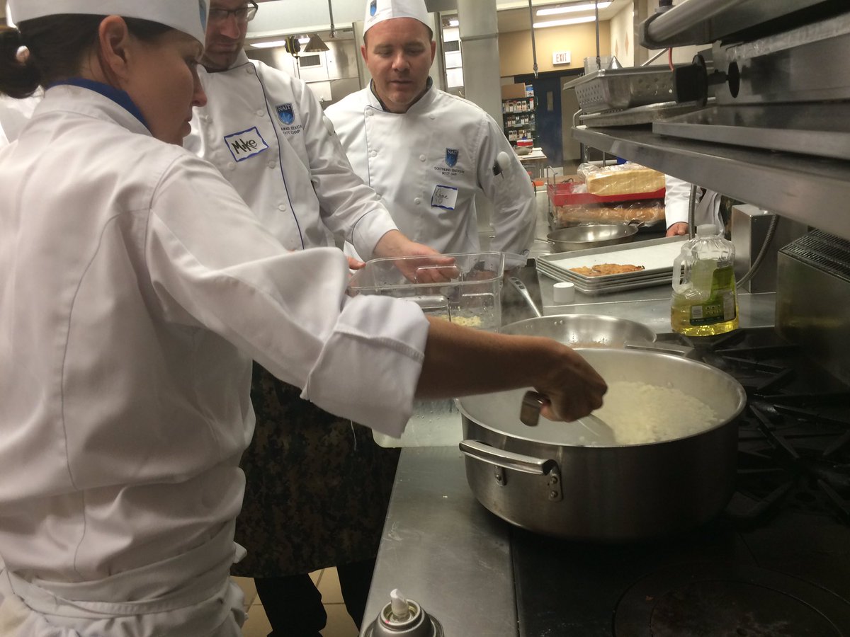 miriamumiriamu's tweet photo. .@FunkyFork Cool cooking class #naitCED https://t.co/nPo6GKtrxY