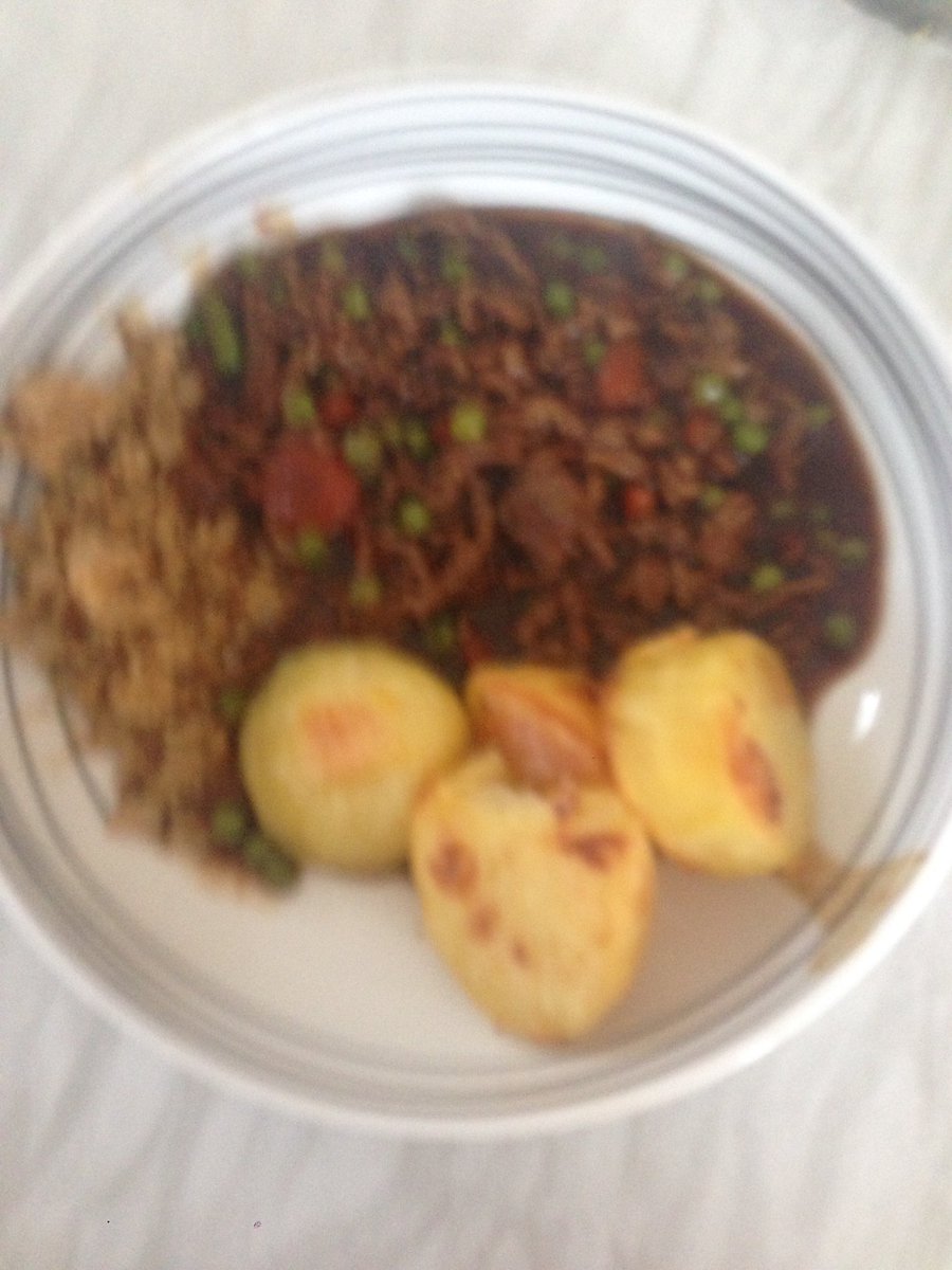 NatHotma's tweet photo. #minceandtatties #skirlie #roasters #homemade #scottish #fave #foodiechats #foodporn @Foodiechats https://t.co/mZlzGUHCTD