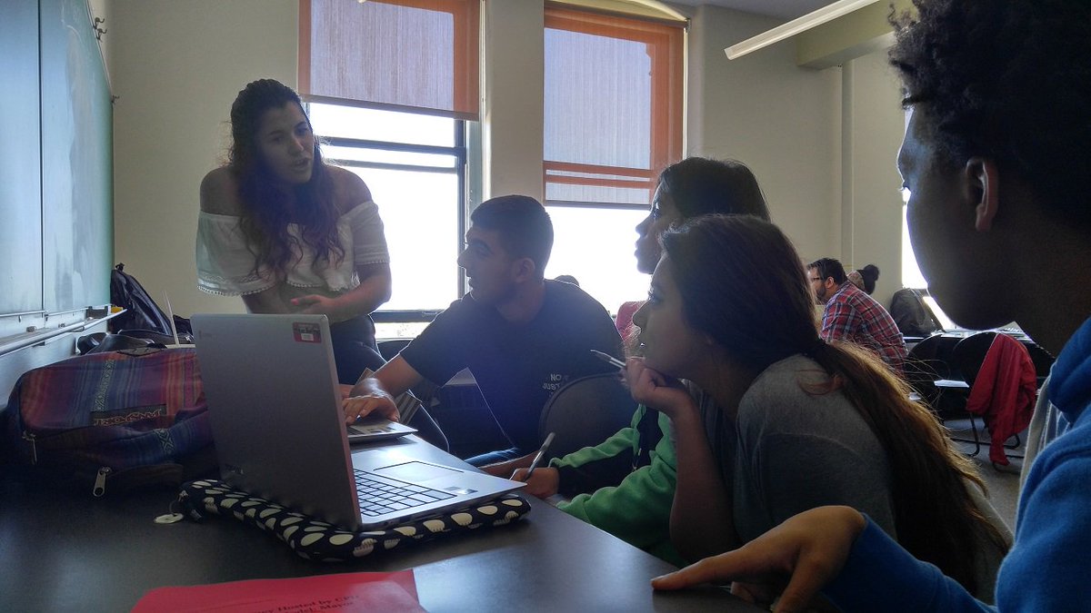 MikvaChallenge's tweet photo. MYC & @city_bureau examined suggested reforms to youth-police relationships today! #ChangeTheStory https://t.co/MPw9BWAMzC