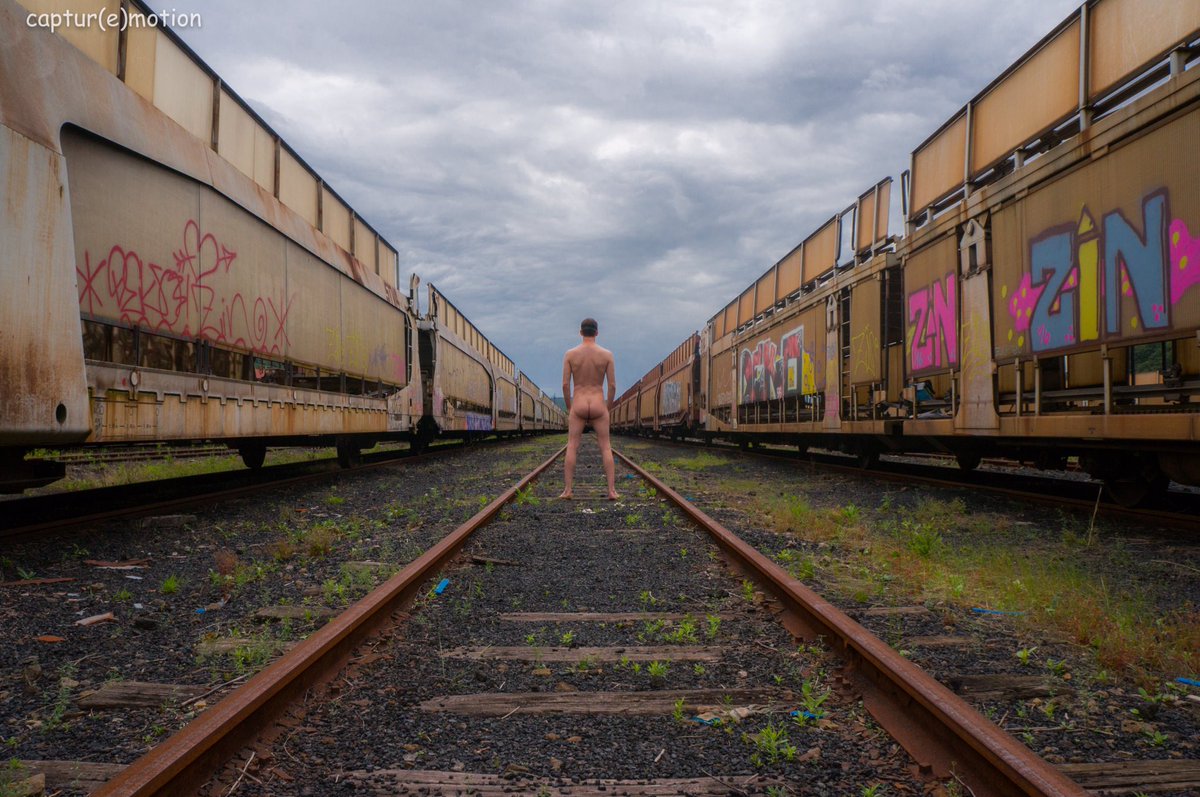 capture_motion's tweet photo. Perspective #gay #gayman #erotic #nudemale #railways #urbex #nu #malemodel https://t.co/YpgoVuNHcD
