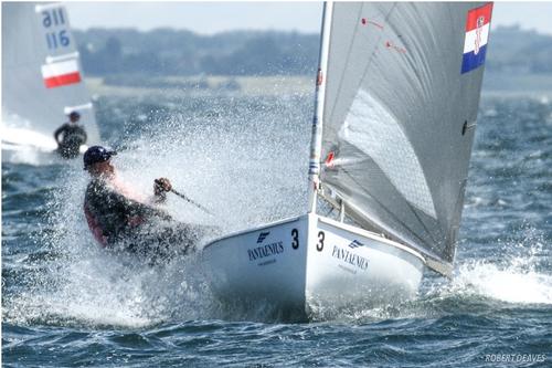 Bugarin puts on a spectacular show on Day 2 at U23 World Champion  sail-world.com/146205