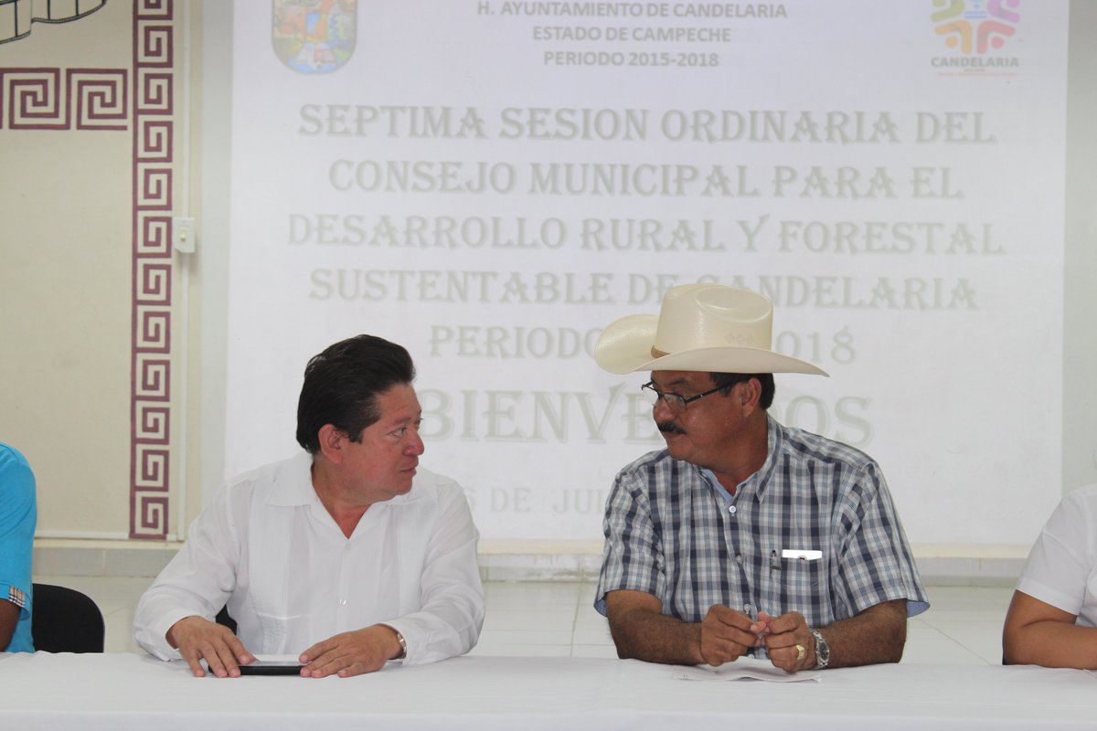 ChavaFarias1's tweet photo. Presidimos la sesión de consejo municipal de desarrollo rural acompañado de @alberto_uc_hdz @jaimemunozmor https://t.co/FKPwgVlLoL