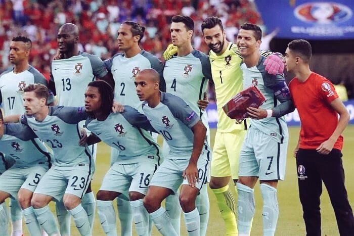 mx_notifut's tweet photo. HUMILDAD NIVEL: CRISTIANO RONALDO. https://t.co/NyCMM3qxiw
