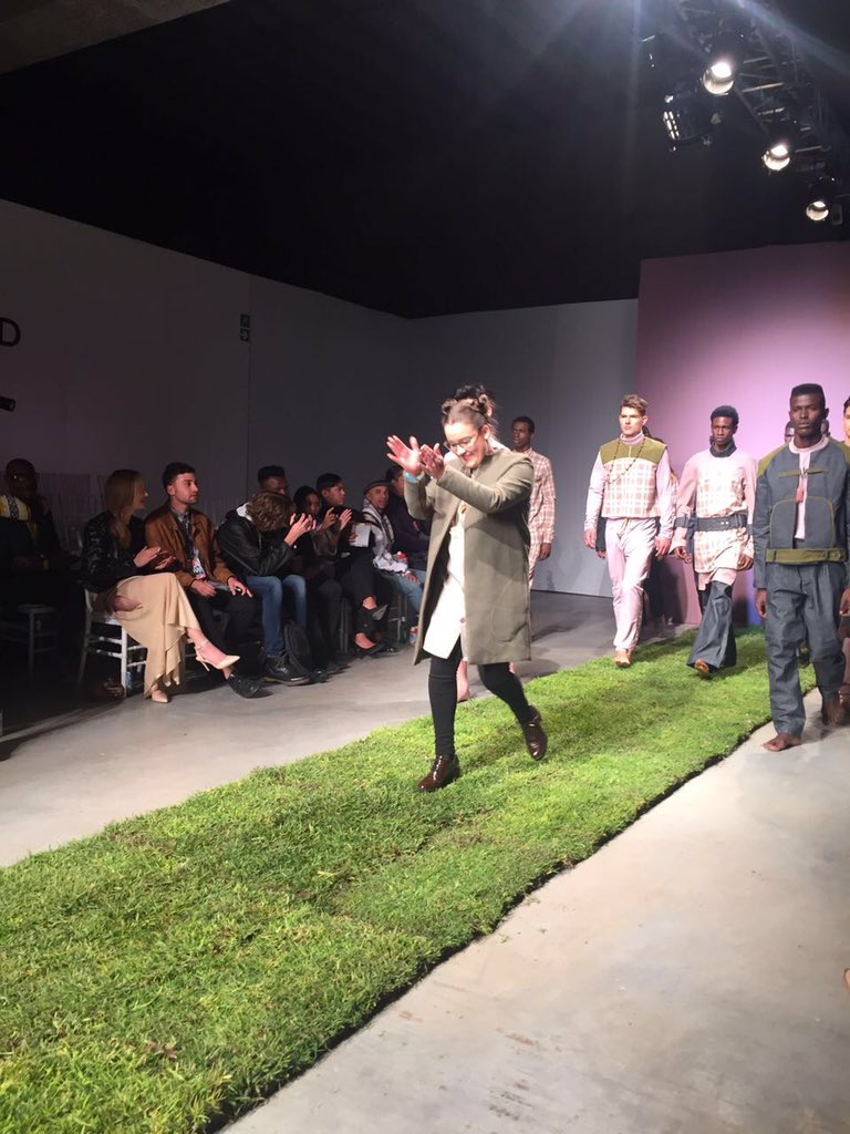 MG_Friday's tweet photo. Incredible @Jenevieve_Lyons closed Day 1 at #SAMW with a play on layers, cut-outs and ease of movement #Deferential https://t.co/Sn3YPvmYzk