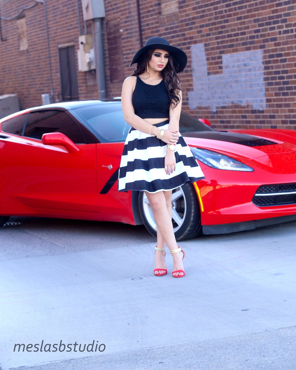 MesLabStudio's tweet photo. Fast cars and pretty girls #meslab #meslabstudio #photography #quince #fast #cars https://t.co/OMMox9yggR