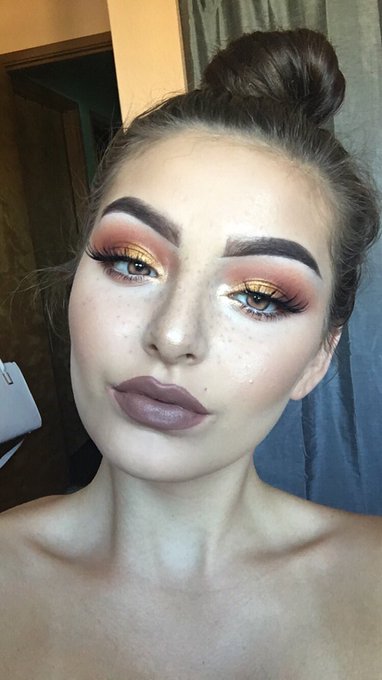 Watch Shelby's leaked NSFW photo on TwXstars