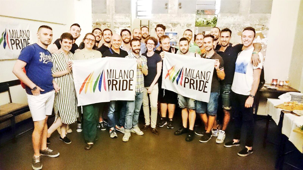 MilanoPride's tweet photo. Questa sera si brinda ๐ grazie a tutti i volontari che hanno reso questo #MilanoPride speciale โค๏ธ #everybodypride https://t.co/W3Jh0PHceF