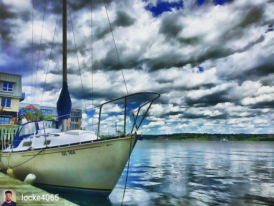 myhalevents's tweet photo. RT @locke4065: Great night night to get out and visit the #Halifax waterfront. #NovaScotia #HRM https://t.co/1VJeyS0zjY