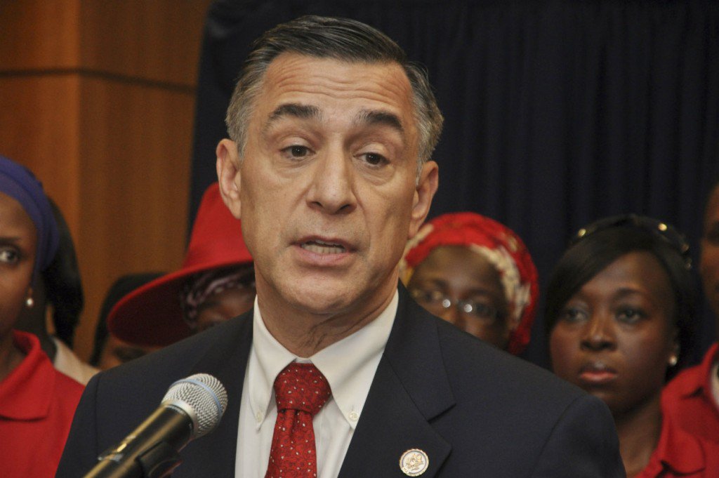 thinkprogress's tweet photo. Darrell Issa calls for government shutdown if Hillary Clinton is not charged https://t.co/BWqFJdCh2Z https://t.co/Q9yEUfSJVY