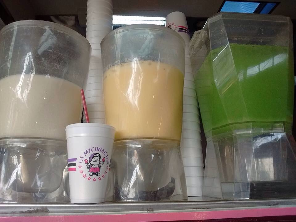 Aqui seguimos!!
Hamburguesas hotdogs aguas paletas y mas..