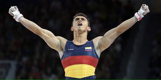 JossimarCalvo's tweet photo. Gracias a los colombianos🇨🇴 Es un honor llevar nuestra bandera a Rio2016! Somos un equipo, una familia y un país. https://t.co/3IrjUghc7y