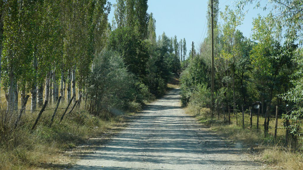 Unpaved Roads.. thenomadturk.wordpress.com/2016/07/06/unp…