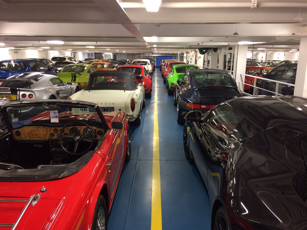 robclarkrockley's tweet photo. Pretty average cars on deck.... @Rockley1 's VW transporter in exclusive company... #lookingdownonmillionaires https://t.co/UWdFlADAiM