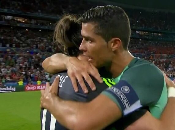 RMadridplus_'s tweet photo. La imagen mas bonita de esta Eurocopa https://t.co/mu7Mi3crS6