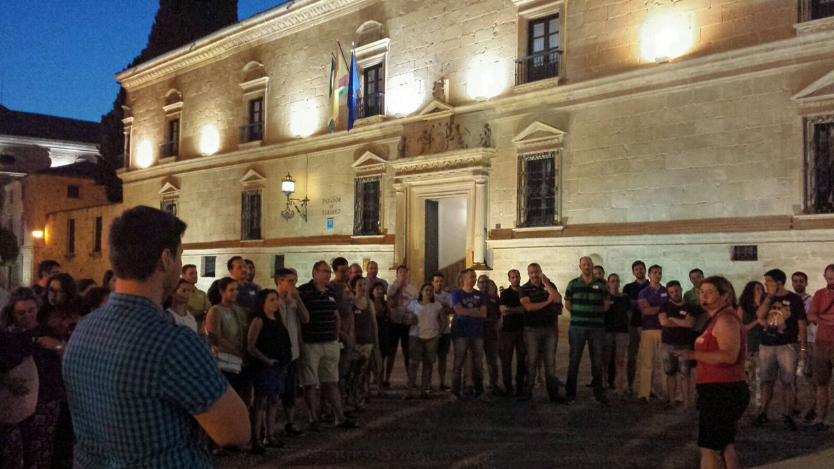 InmaBP13's tweet photo. Esta noche tenemos la suerte de tener una visita teatralizada en Ubeda @SafaVerano #evsafa2016 https://t.co/03zb4iUggs