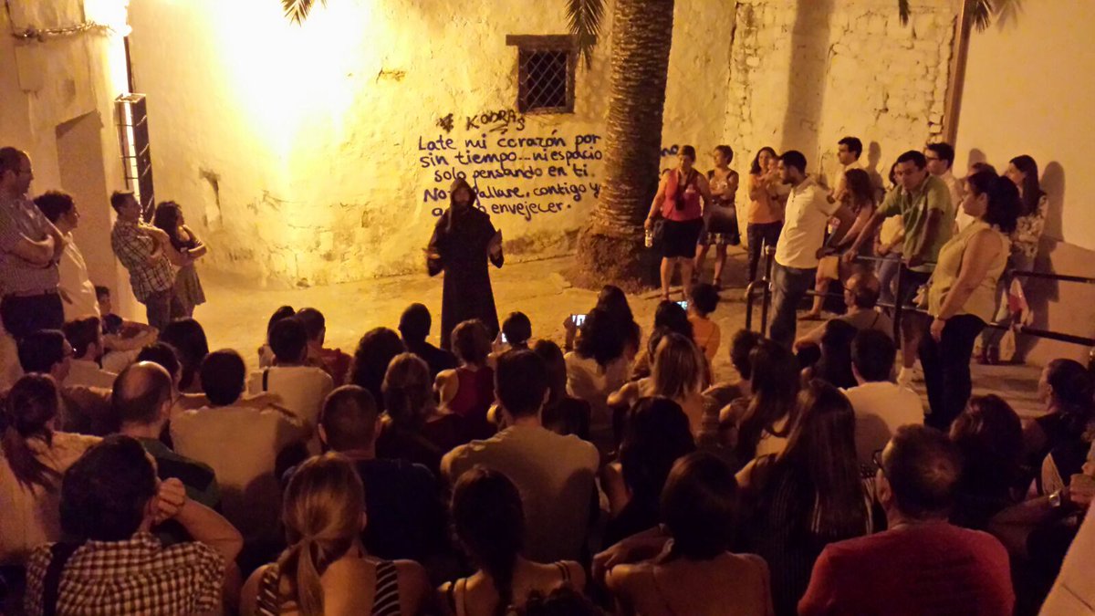 InmaBP13's tweet photo. Esta noche tenemos la suerte de tener una visita teatralizada en Ubeda @SafaVerano #evsafa2016 https://t.co/03zb4iUggs