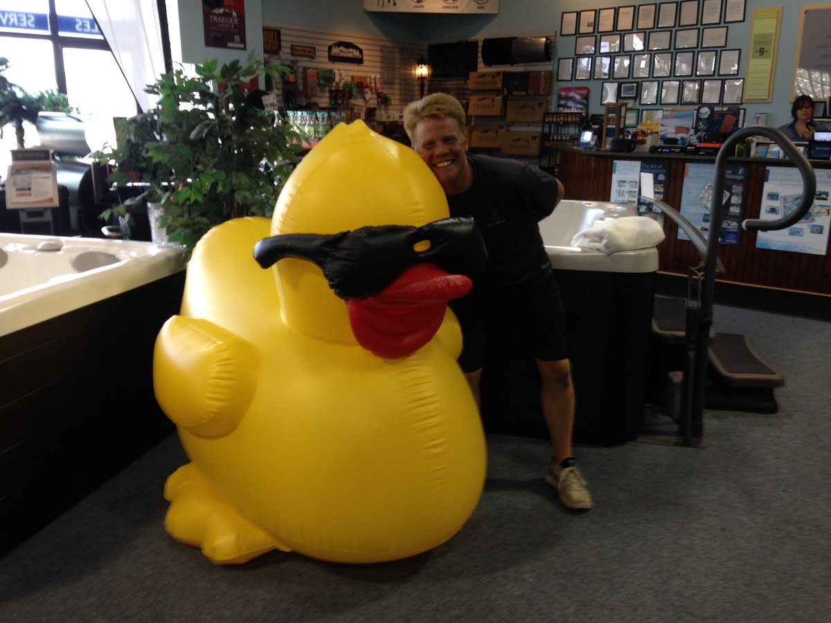 Legendstime's tweet photo. New work mascot!!!!! Doesn't it make you want to sing the rubber ducky song?! https://t.co/JfOO0XzGQh