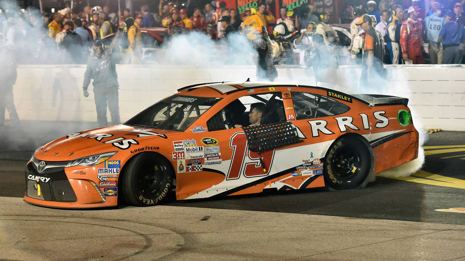 ARL_NASCAR's tweet photo. AbyssianSolder wins the Daytona night race after a very eventful night! He now has 7 wins! https://t.co/iDD3a5midT