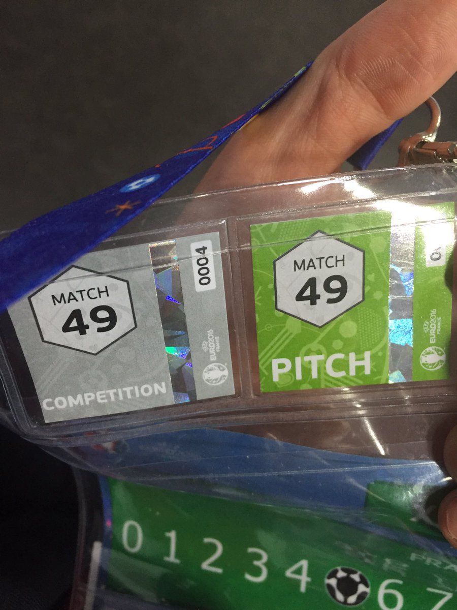 PeterBarnesy's tweet image. 51 games in #EURO2016. #WAL made it to game 49. Incredibly incredibly proud. #TogetherStronger