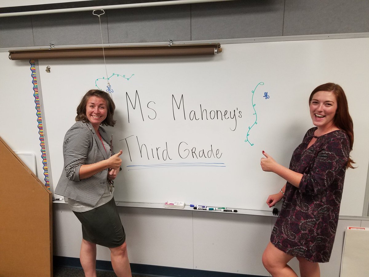 JeremyRGibbs's tweet photo. @TransylvaniaSch 1st-year teacher Ms. Mahoney moving in at BES! Excitement building for the fall! @AprilGaydosh https://t.co/v5IFj1NSYl