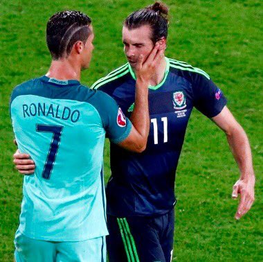 Hafez_AlMedlej's tweet photo. الهداف التاريخي للريال
هداف التاريخي للبرتغال
لهداف التاريخي لدوري الابطال
الهداف التاريخي لليورو
لاعب وإنسان خارق https://t.co/zwHJeqVCJg
