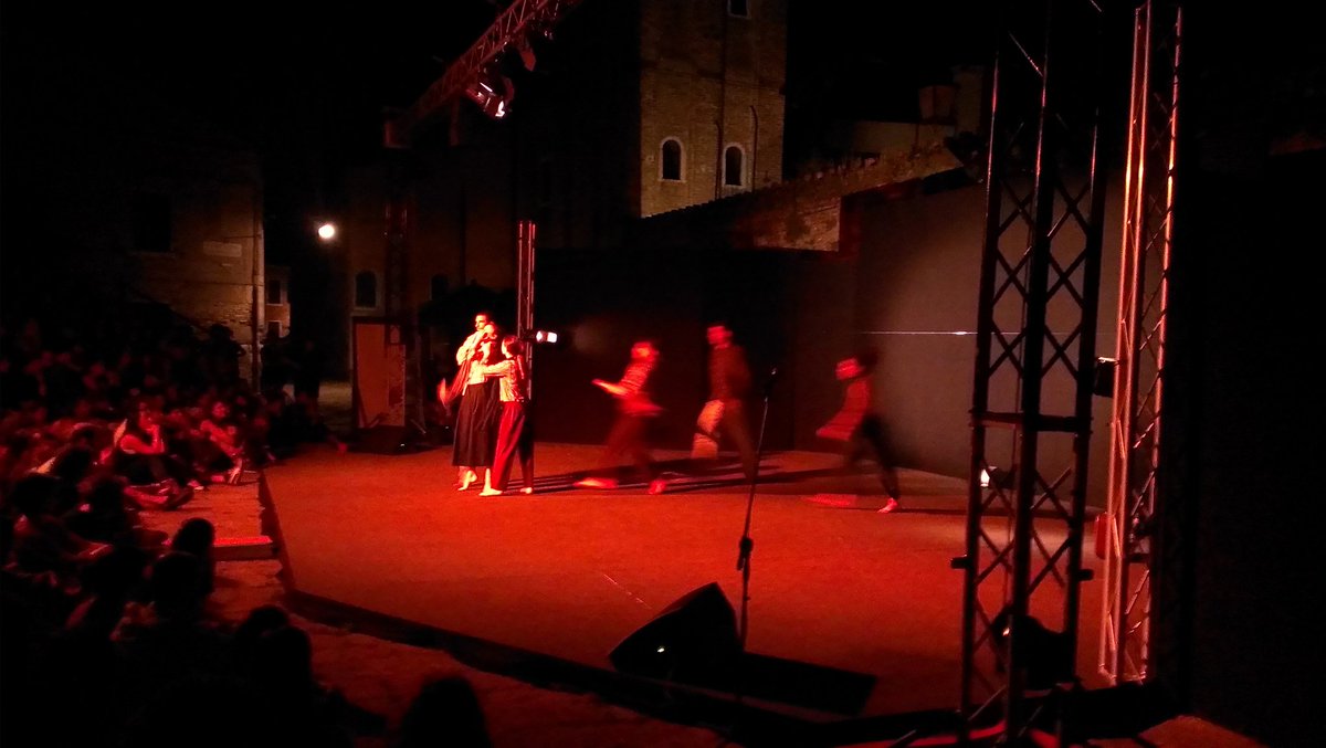 radiocafoscari's tweet photo. Anche stasera #VOS16 a #Venezia!
#teatro https://t.co/JFDX98vZsk
