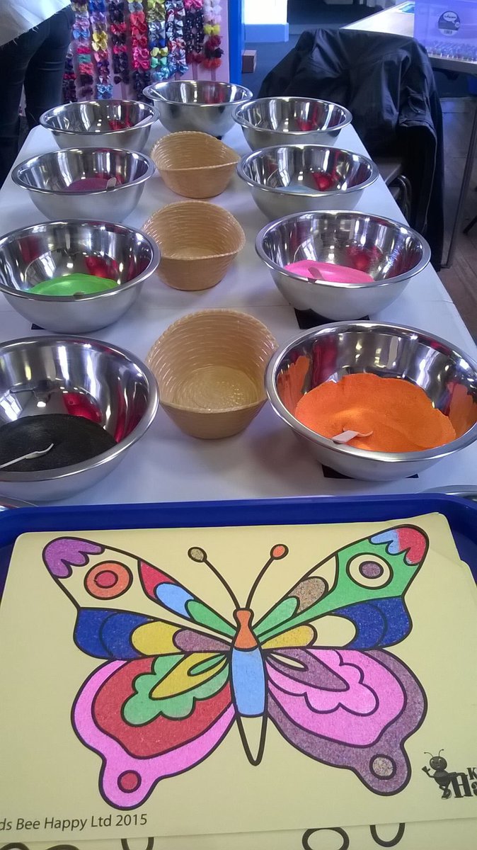 Treasurebobs's tweet photo. This is what crafty peeps can look forward to making at the Community Fun Day @lidgettlanecc this weekend. #SandArt https://t.co/0IJ2e4QMWI