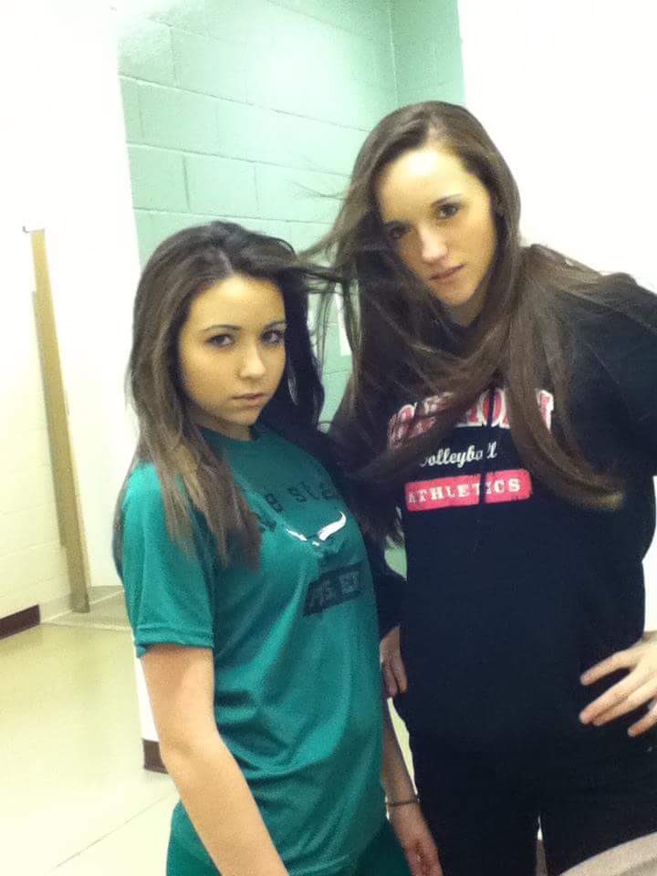 cheyyms's tweet image. Been bestfriends since the 6th grade, and I'm so glad we learned how to do our eyebrows