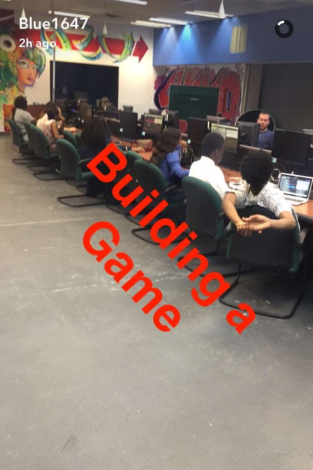 BlueStudios_io's tweet photo. A glimpse in #Blue1647 on @Snapchat: Robotics youth cohorts, youth building games👾 &amp; more. #cowork #techbuilding https://t.co/e4vPaQM2Rr