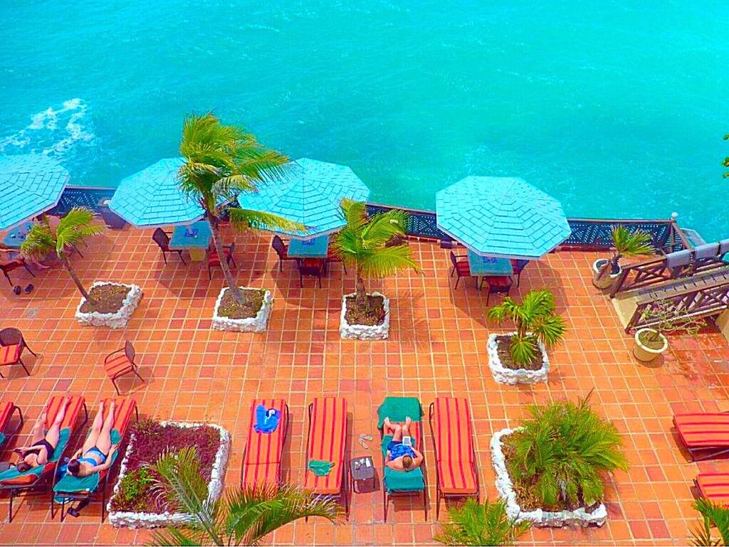 boostbarbados's tweet photo. Third floor view at @SouthGapHotelBB #oceanview #privatebalcony #superiorstudio #onebedroomsuite #barbadoshour https://t.co/69dab2FJPw