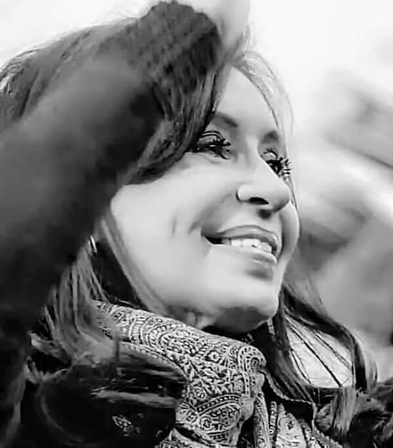 shoa_simon's tweet photo. Sol,amor Pueblo !! 

Lindo viento del sur !! 

✌❤
#CristinaConduccion https://t.co/fuEZa7kDk1