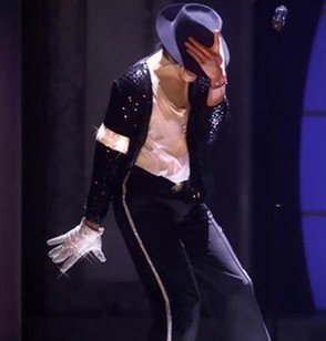 FedeQuartz1's tweet photo. ¿sabias que?... los relojes FedeQuartz brillan tanto como los guantes de diamantes de Michael Jackson #usaFedeQuartz https://t.co/JjDKITAT3d